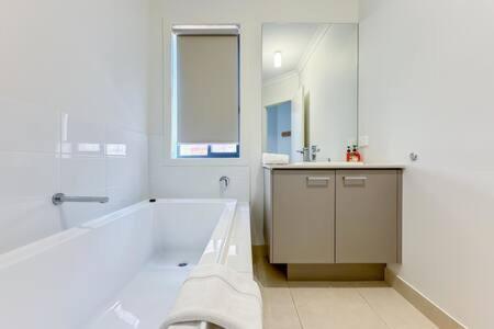 Modern House Smart Tv*dryer